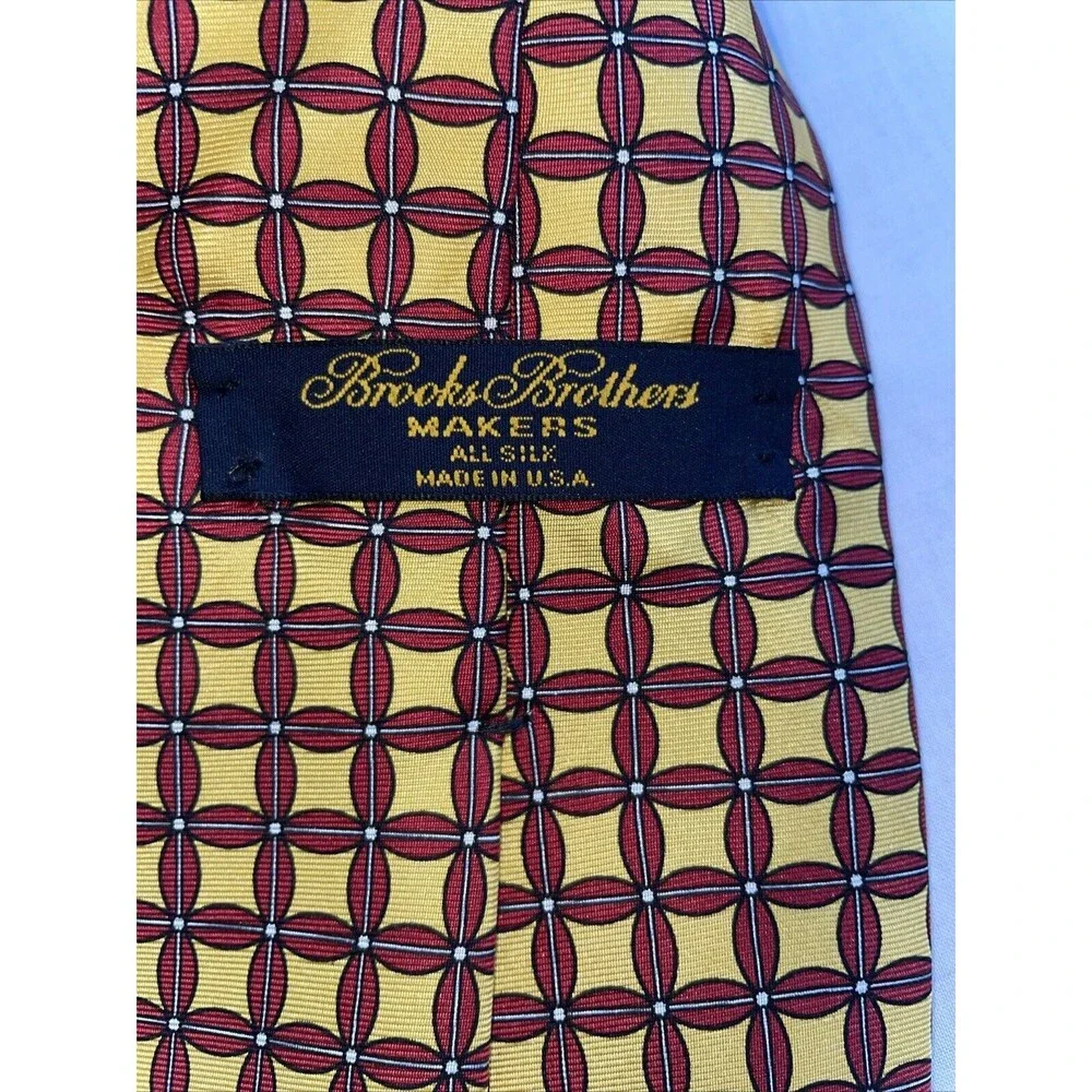 Brooks Brothers Makers Men’s Dress Tie Size 56” Yellow Geometric Business Formal